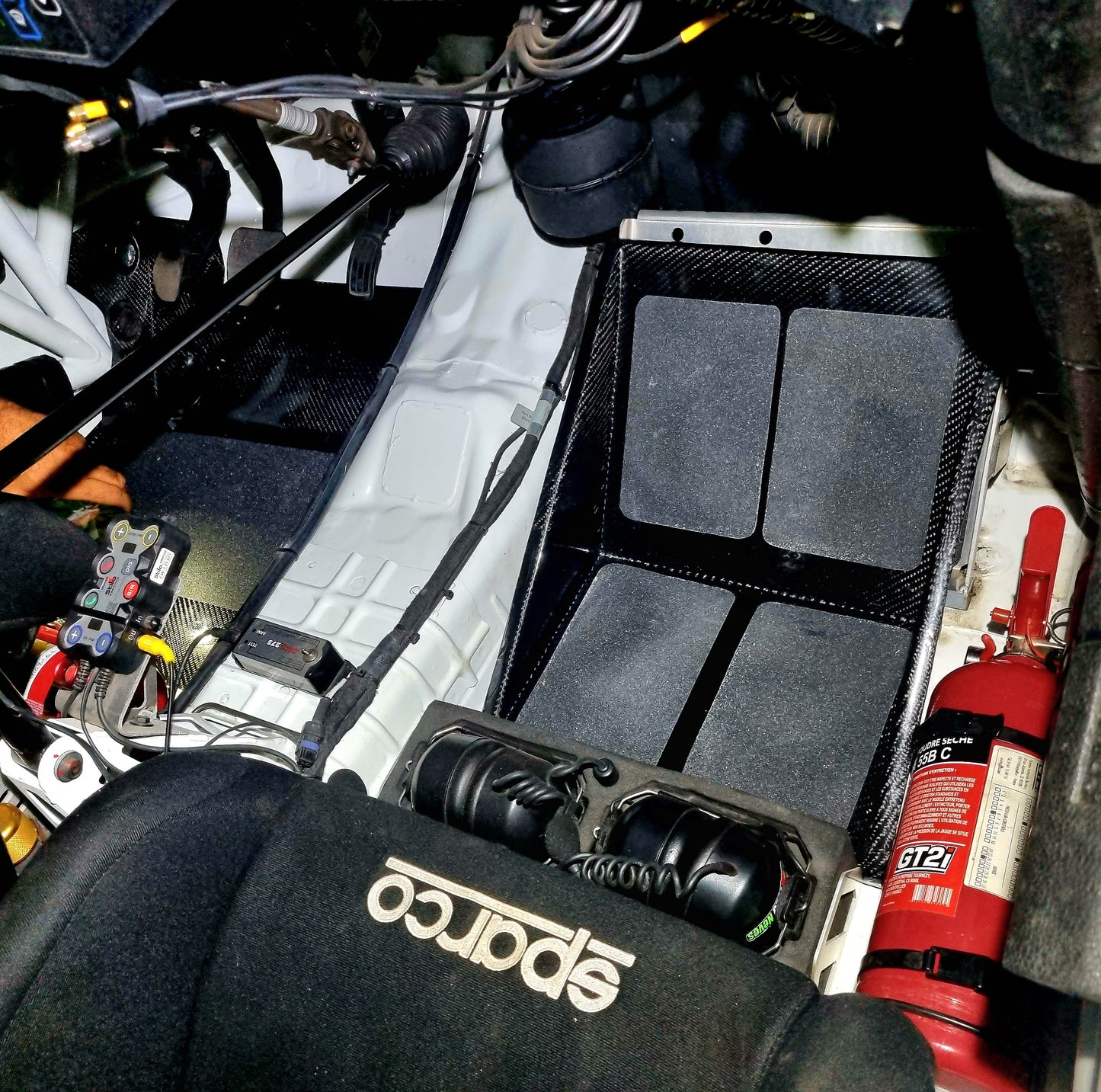 Peugeot 208 rally 4 foot rests