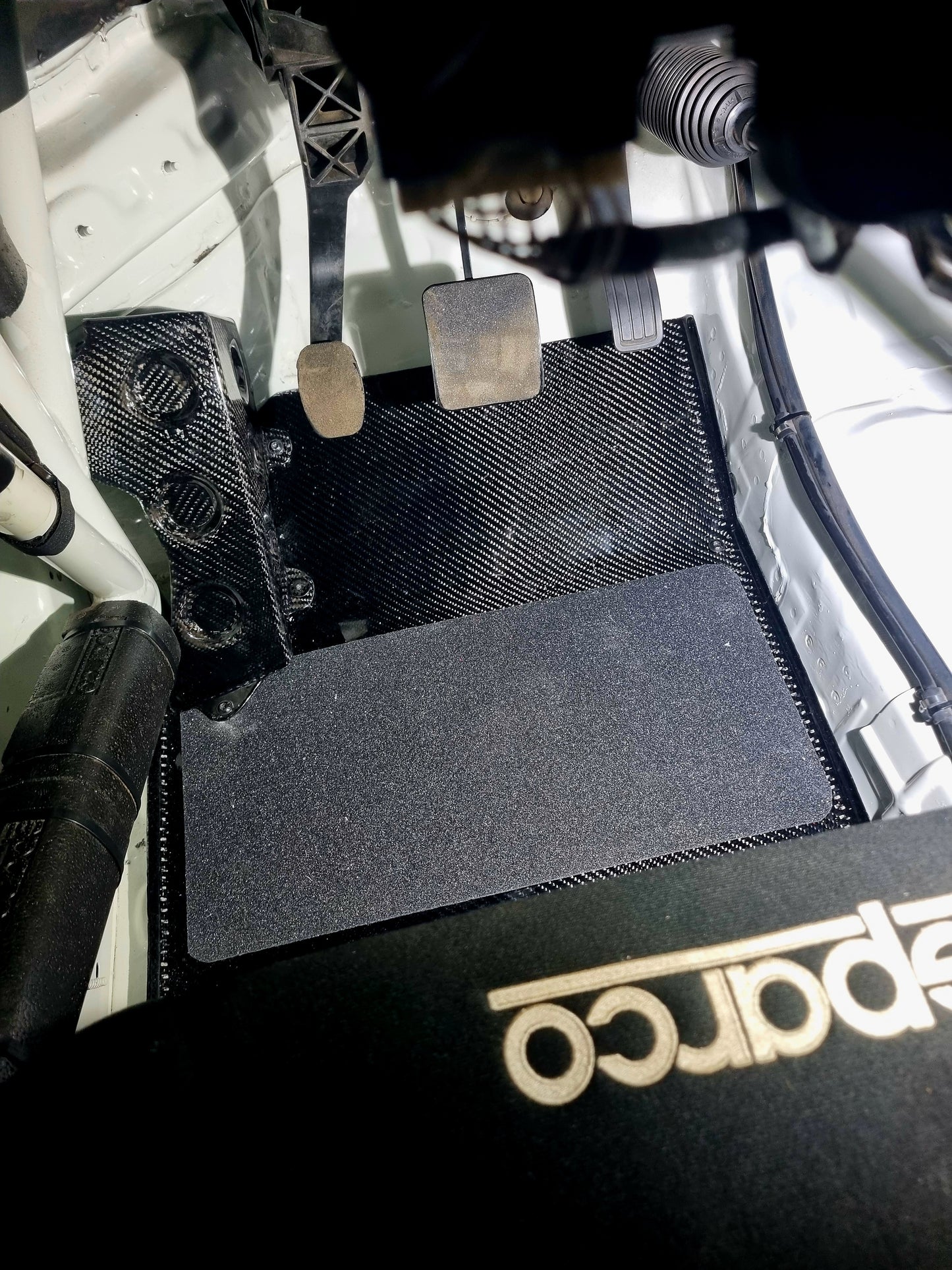 Peugeot 208 rally 4 foot rests